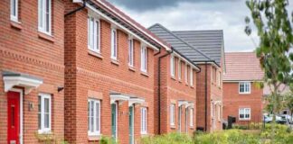 TPG-Gatehouse venture sells 610-home SFR portfolio to Lloyds Living TPG-Gatehouse venture sells 610-home SFR portfolio to Lloyds Living