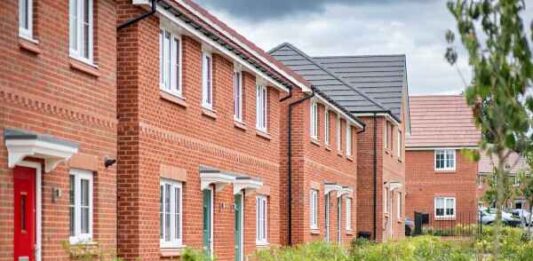 TPG-Gatehouse venture sells 610-home SFR portfolio to Lloyds Living TPG-Gatehouse venture sells 610-home SFR portfolio to Lloyds Living