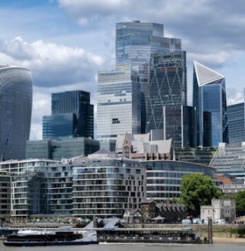 Prime assets regain momentum as UK commercial property sentiment edges higher Prime assets regain momentum as UK commercial property sentiment edges higher