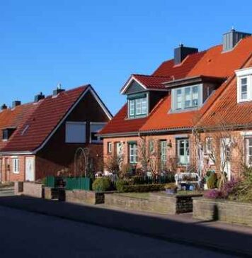 UK housebuilders shift to single family housing as investment hits £3.17bn UK housebuilders shift to single family housing as investment hits £3.17bn