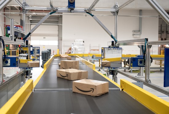 Amazon delivery-station Amazon takes lease at Tritax Big Box’s 1m sq ft Kettering logistics facility