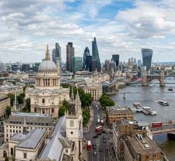 UK property funds see surprise August inflow as investor sentiment shifts UK property funds see surprise August inflow as investor sentiment shifts